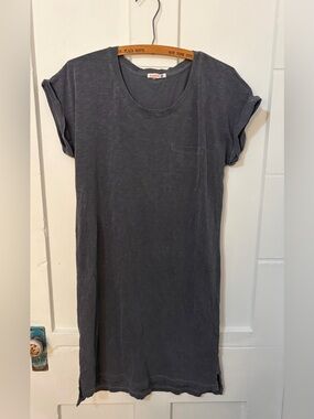 Sundry charcoal grey crew neck pocket tee dress.